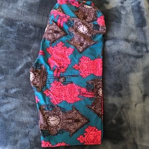 Lularoe OS leggings used vintage wall clocks